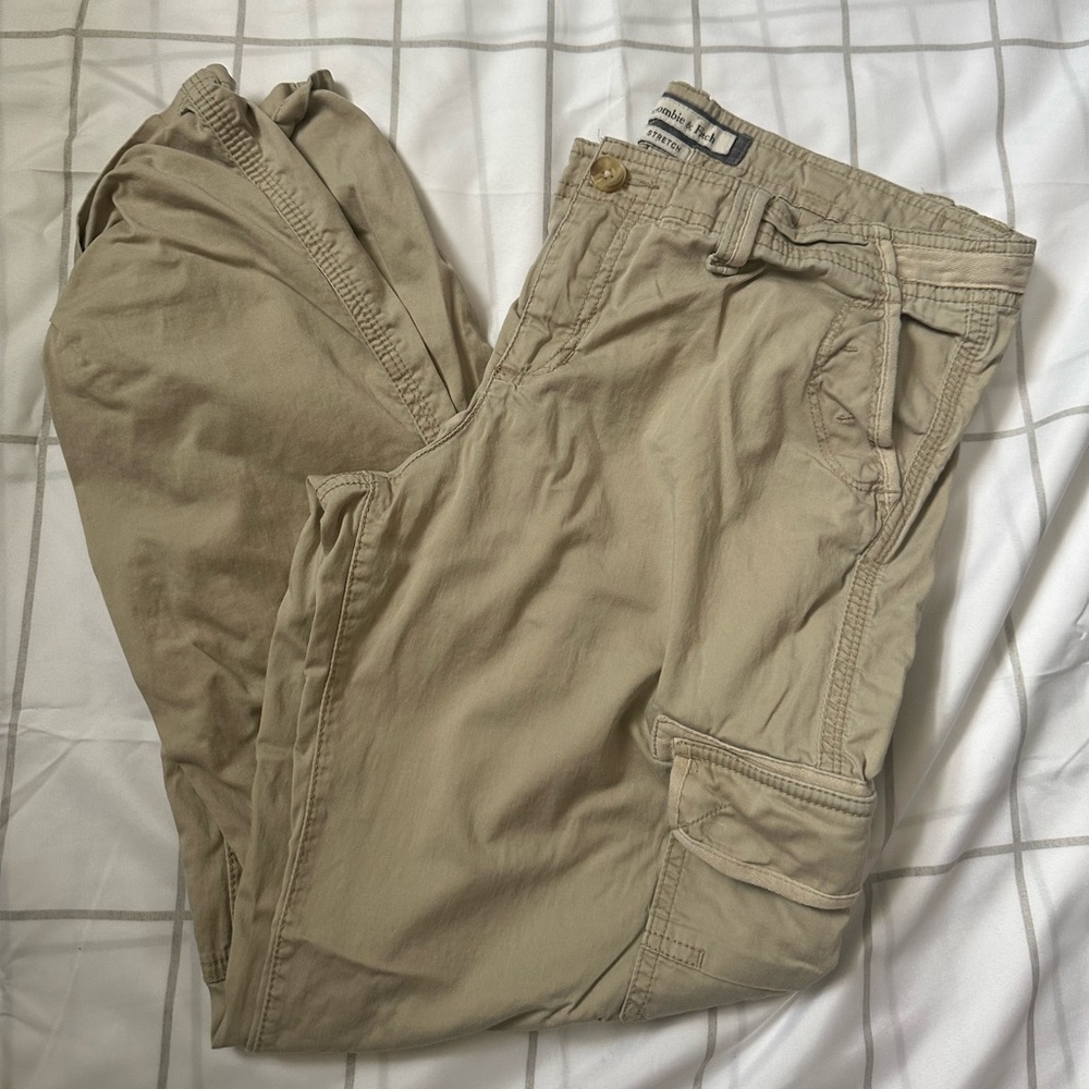 Abercrombie & Fitch Tan Cargo Capri Pants Size 4